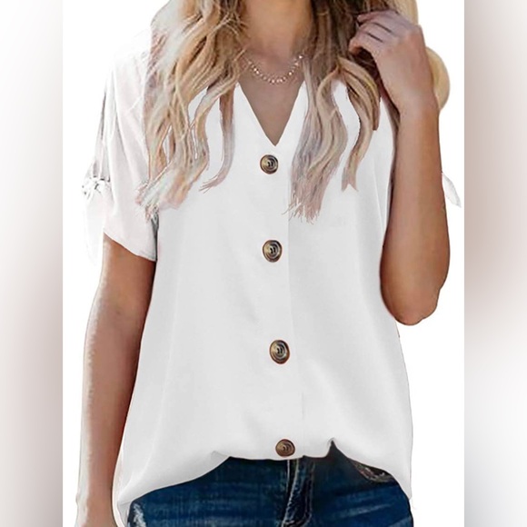 Button down blouse with key holes in sleeves - Picture 1 of 2